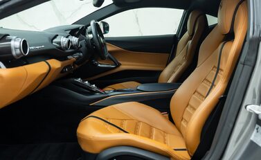 Ferrari 812 Superfast 17