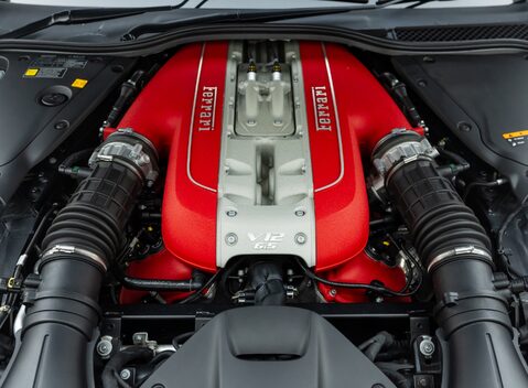 Ferrari 812 Superfast 44