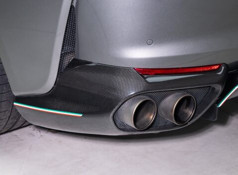 Ferrari 812 Superfast 37