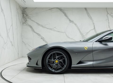 Ferrari 812 Superfast 41