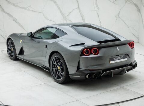 Ferrari 812 Superfast 13