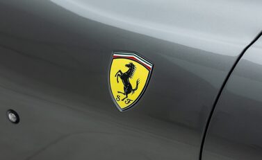 Ferrari 812 Superfast 35