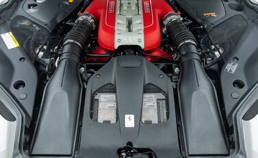 Ferrari 812 Superfast 43