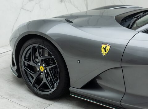 Ferrari 812 Superfast 34