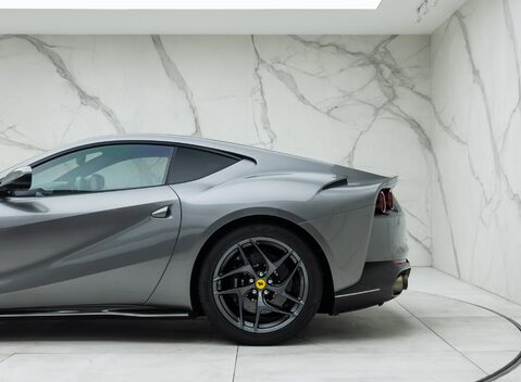 Ferrari 812 Superfast 42