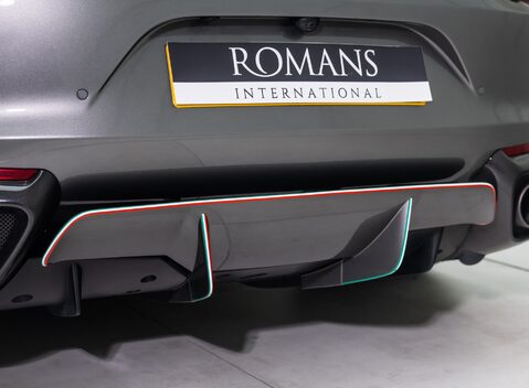 Ferrari 812 Superfast 38