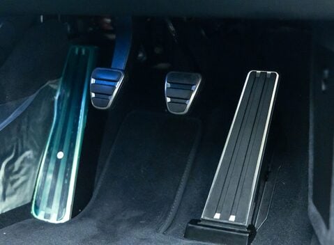 Porsche 911 GT3 TOURING (992.2) 30