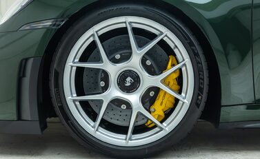 Porsche 911 GT3 TOURING (992.2) 35