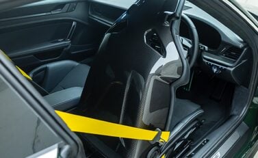 Porsche 911 GT3 TOURING (992.2) 18