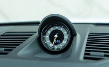 Porsche 911 GT3 TOURING (992.2) 23