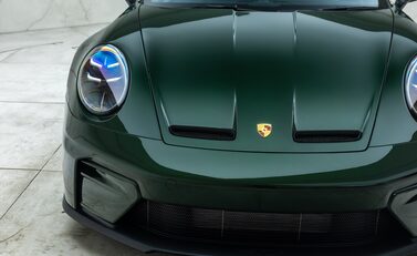 Porsche 911 GT3 TOURING (992.2) 36