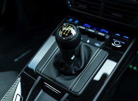 Porsche 911 GT3 TOURING (992.2) 26