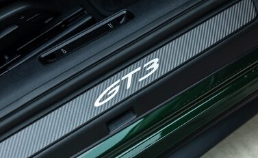 Porsche 911 GT3 TOURING (992.2) 31