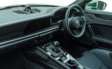 Porsche 911 GT3 TOURING (992.2) 21
