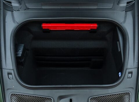 Porsche 911 GT3 TOURING (992.2) 51