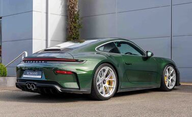 Porsche 911 GT3 TOURING (992.2) 4