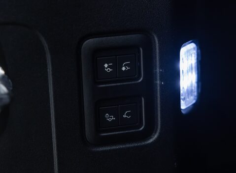 Land Rover Defender 110 V8 P525 42