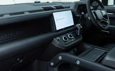 Land Rover Defender 110 V8 P525 20