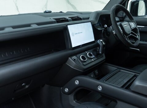 Land Rover Defender 110 V8 P525 20
