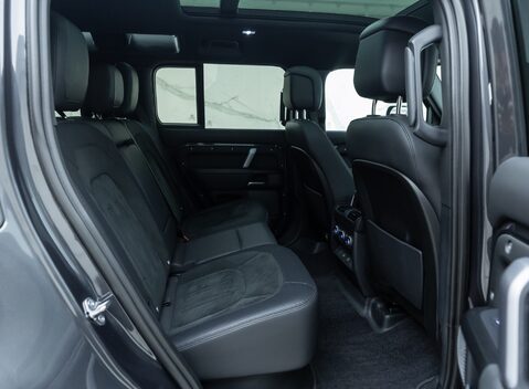 Land Rover Defender 110 V8 P525 18