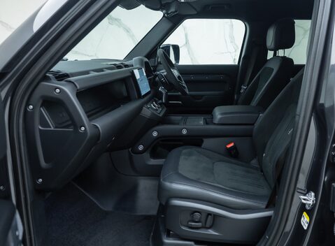 Land Rover Defender 110 V8 P525 19