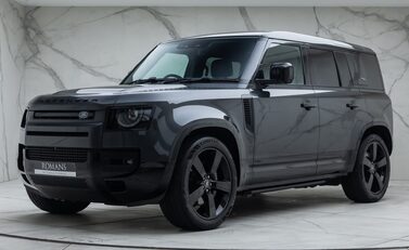 Land Rover Defender 110 V8 P525 1