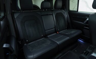 Land Rover Defender 110 V8 P525 17