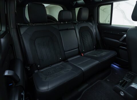 Land Rover Defender 110 V8 P525 17