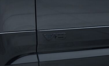 Land Rover Defender 110 V8 P525 35