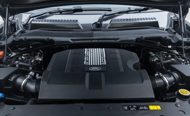 Land Rover Defender 110 V8 P525 40