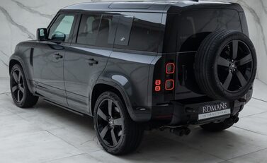 Land Rover Defender 110 V8 P525 12