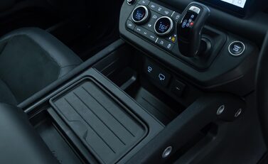 Land Rover Defender 110 V8 P525 27
