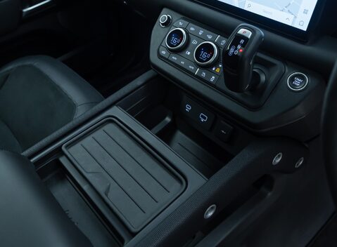 Land Rover Defender 110 V8 P525 27