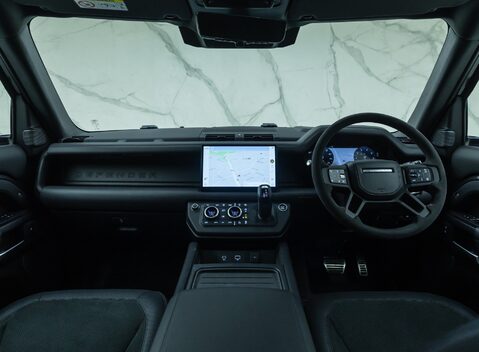 Land Rover Defender 110 V8 P525 21