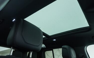 Land Rover Defender 110 V8 P525 16