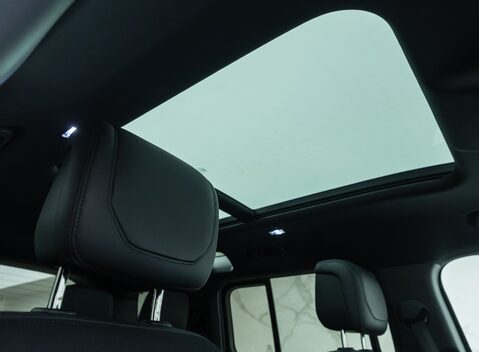 Land Rover Defender 110 V8 P525 16