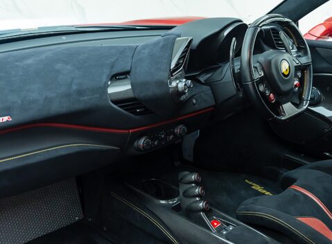Ferrari 488 Pista 18