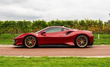Ferrari 488 Pista 3