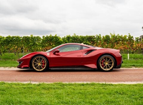 Ferrari 488 Pista 3