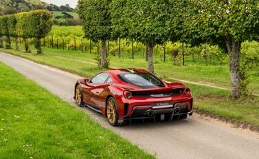Ferrari 488 Pista 4