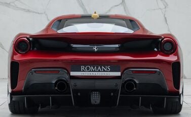 Ferrari 488 Pista 8