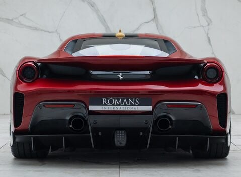 Ferrari 488 Pista 8