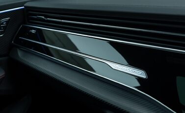 Audi RS Q8 PERFORMANCE CARBON VORSPRUNG 24