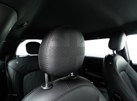 Mini Hatch JOHN COOPER WORKS 19