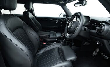 Mini Hatch JOHN COOPER WORKS 17