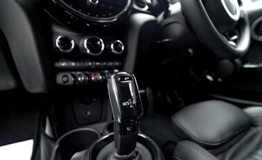 Mini Hatch JOHN COOPER WORKS 27