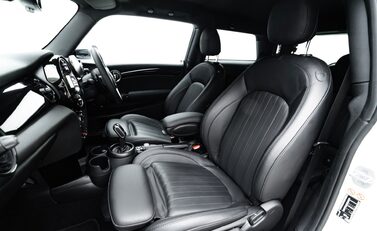 Mini Hatch JOHN COOPER WORKS 21