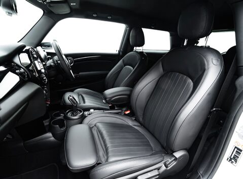 Mini Hatch JOHN COOPER WORKS 21