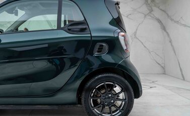 Smart Fortwo Coupe RACING GREEN EDITION 38