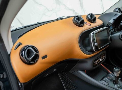 Smart Fortwo Coupe RACING GREEN EDITION 19